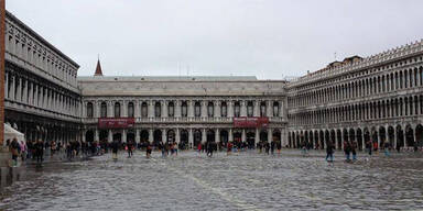Venedig versinkt im Hochwasser