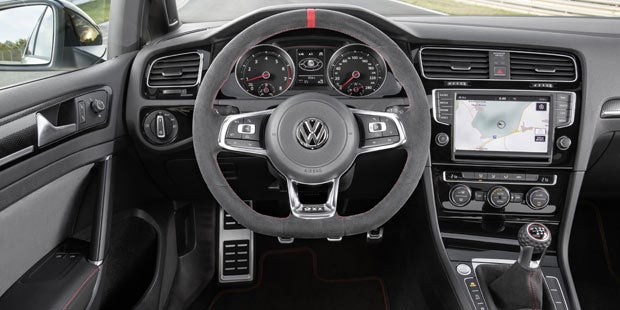 Golf GTI Clubsport vs. Golf GTI Pirelli