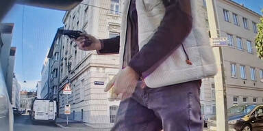 Scooter-Fahrer richtet in Wien Pistole auf Autofahrer
