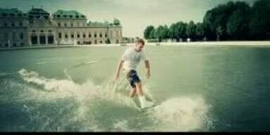 Wakeboard-Action im Teich des Schloss Belvedere