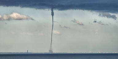 Wasser-Tornado über der Adria