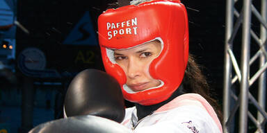 Micaela Schaefe boxing