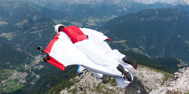 Wingsuit-Flieger prallt gegen Gebäude - tot