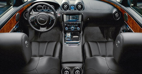Der neue Jaguar XJ auf Beutejagd