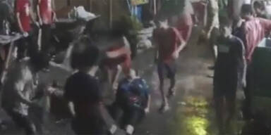Video zeigt brutale Prügel-Attacke auf Touristen