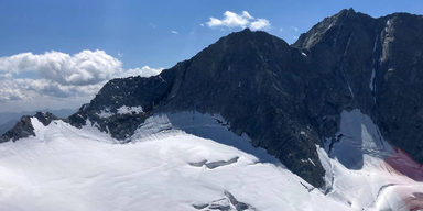 Bergsteiger stürzt 120 Meter ab - tot