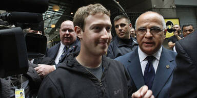 Banker pöbelt gegen Zuckerberg-Kleidung