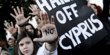 Dramatisches Ringen um Zypern-Rettung
